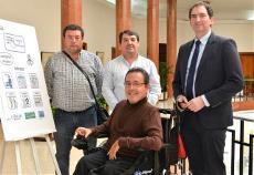 Ayuntamiento y CERMI Cantabria editan un manual para facilitar el uso del taxi a personas con discapacidad