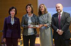 La alcaldesa de Pozuelo de Alarcón recoge el Premio nacional “Cermi.es 2014” otorgado a la “Mejor acción local” en materia de discapacidad