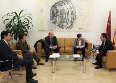 Reunión del consejero de Presidencia y Empleo del gobierno murciano, José Gabriel Ruiz, con FEACEM y el CERMI Región de Murcia