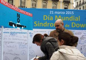 Recogida de firmas contra el copago en el acto del Día Mundial del Síndrome de Down