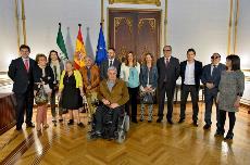 Susana Díaz, presidenta en funciones de la Junta de Andalucía, se reúne con el CERMI Andalucía