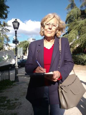 Manuela Carmena, candidata de Ahora Madrid a la Alcaldía de la capital, se suma a la campaña del CERMI contra el copago