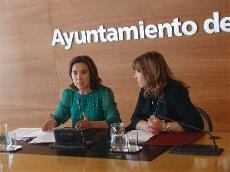 La alcaldesa de Logroño, Cuca Gamarra, y la presidenta del CERMI-La Rioja, Manuela Muro