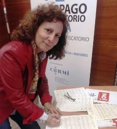La presidenta de FAPE, Elsa González, se suma a la ILP contra el copago en dependencia