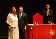 Momento de la entrega de la Medalla de la Autonomía a CERMI Ceuta