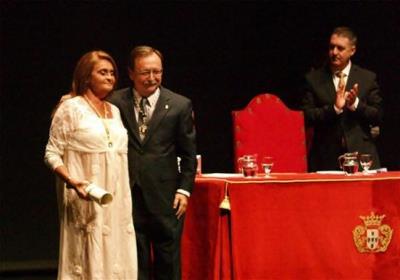 Momento de la entrega de la Medalla de la Autonomía a CERMI Ceuta