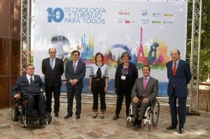 De izquierda a derecha: Hernández, Moreno, Durán, Villarino, Grazia Laura, Tremiño y Francisco Menor (Fundación ACS)