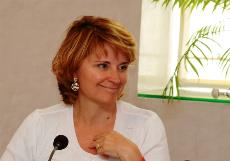 La eurodiputada Rosa Estarás, galardonada en los ‘Premios cermi.es 2015’ por su trabajo en favor de las mujeres con discapacidad