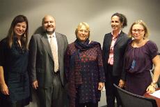 Michelle Bachelet con representantes del CERMI