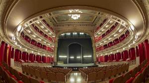 La compañía Nacional de Teatro Clásico se compromete a continuar mejorando la accesibilidad del Teatro de la Comedia de Madrid