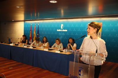 La consejera de Bienestar Social, Aurelia Sánchez, en la presentación de la Fundación CERMI Mujeres en Castilla-La Mancha