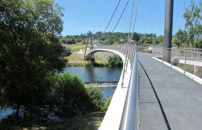 Puente accesible de Lugo que cruza el río Miño