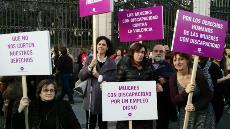Una delegación de la Fundación CERMI Mujeres (FCM), encabezada por su vicepresidenta ejecutiva, Ana Peláez participa en la marcha feminista de Madrid el Día Internacional de la Mujer