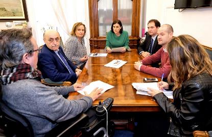 La alcaldesa de Santander, Gema Igual, reunida con representantes del CERMI Cantabria