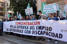 Una protesta clama en Valencia por el derecho al trabajo de las personas con discapacidad