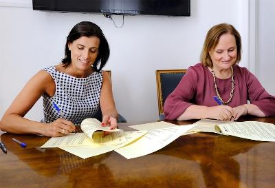 Firma del convenio entre el Ayuntamiento de Santander y CERMI Cantabria
