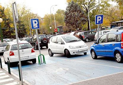 Plaza de aparcamiento para personas con discapacidad