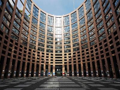 Detalle de la entrada el Parlamento Europeo