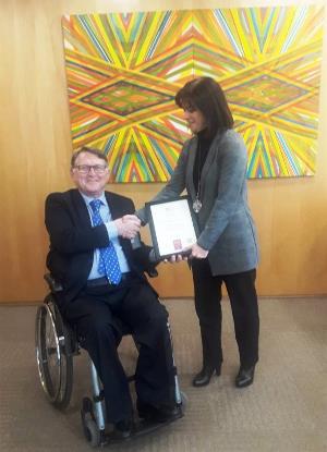 Fundación Bancaria “la Caixa” recibe el Sello Bequal PLUS, que certifica su política de inclusión de la discapacidad
