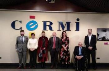 La Junta de Extremadura y el CERMI Estatal se alían para defender ante la Unión Europea la prohibición de estaciones de servicio desatendidas