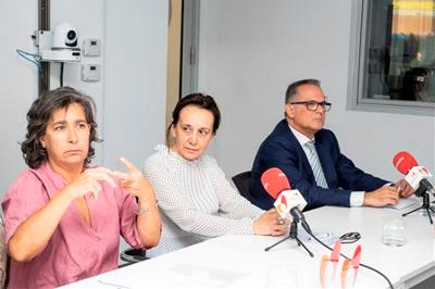 Mª Jesús Serna, Begoña Nieto y Ángel Luis Gómez, en la mesa del CERMI sobre accesibilidad al cine