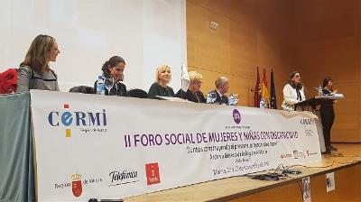 Imagen de la mesa de la Inauguración del II Foro Social de Mujeres y Niñas con Discapacidad, que se celebra en Murcia 