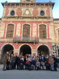 Representantes del sector de la discapacidad asisten a una recepción en el Parlament de Catalunya con Roger Torrent