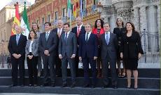 Foto de familia del Gobierno de la Junta de Andalucía