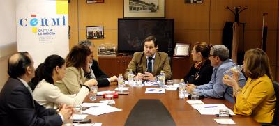 El presidente del Partido Popular de Castilla-La Mancha, Paco Nuñez, reunido con representantes de CERMI Castilla-La Mancha