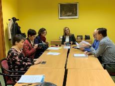 Imagen de la reunión de CERMI Asturias con representantes del grupo político IU Asturias