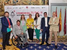 Foto de familia durante la presentación del I Congreso Internacional TUR4all de Destinos Accesibles de Cruceros