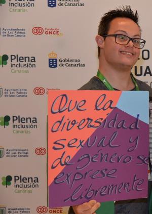 Héctor Santana, joven gay con discapacidad intelectual de Plena inclusión