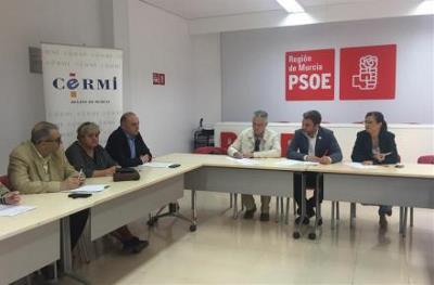 Imagen de la reunión entre representantes del Cermi CM y PSOE Murcia.