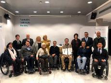 Foto de familia del acto de entrega del ‘Premio Cermi.es 2019’ en la categoría Activista-Trayectoria Asociativa a Miguel Ángel García Oca