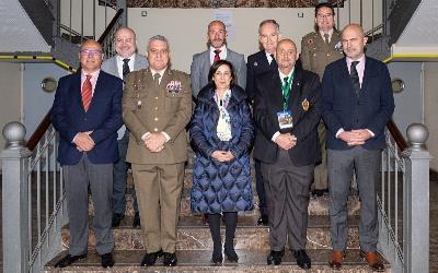 Foto de familia con la ministra de defensa en la inauguración del  VI Seminario Internacional sobre Discapacidad Militar