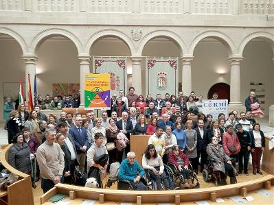 acto institucional de celebración del Día Internacional y Europeo de las Personas con Discapacidad, organizado en la Cámara riojana por CERMI-La Rioja