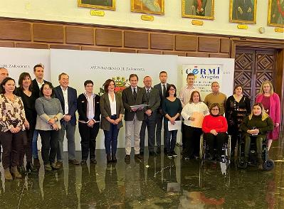 CERMI Aragón celebra el día de la discapacidad con la lectura del manifiesto del CERMI ‘SOS soledad, yo también cuento’ en el Ayuntamiento de Zaragoza