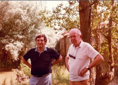 Aurelio Verde, profesor de inglés, junto al escritor Graham Greene