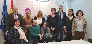 Mayte Gallego con representantes de la Fundación CERMI Mujeres