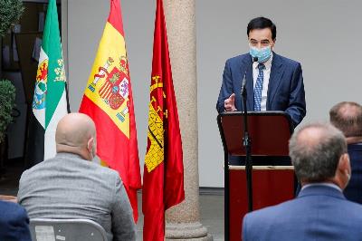 Jesús Gumiel, presidente de CERMI Extremadura, en la celebración del 3 de mayo