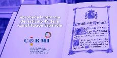 Infografía de la Constitución Española con el texto aprobada la reforma del artículo 49