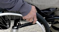 Detalle de una silla de ruedas