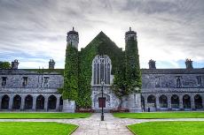 Entrada emblemática de la National University of Ireland