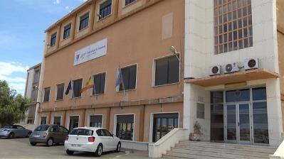 Entrada de la Facultad de Ciencias Sociales y Jurídicas de Melilla