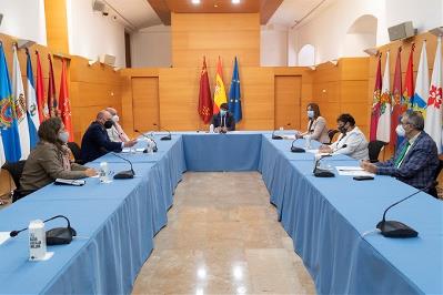 López Miras se reúne con los representantes del CERMI