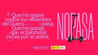 Imagen de la campaña  “No pasa”, de la DGT