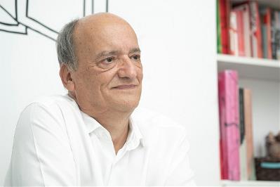 Gustavo Martín Garzo, escritor