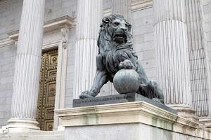 Imagen de uno de los leones representativos del Congreso de los Diputados