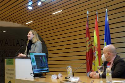 La consejera en funciones de Familia e Igualdad de Oportunidades, Isabel Blanco, durante su intervención en el XVI Congreso de CERMIS Autonómicos en Valladolid