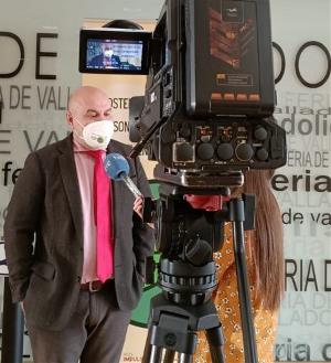 Luis Cayo Pérez Bueno, presidente del CERMI, haciendo declaraciones a TVE